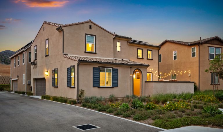 03 - Street View (twilight)