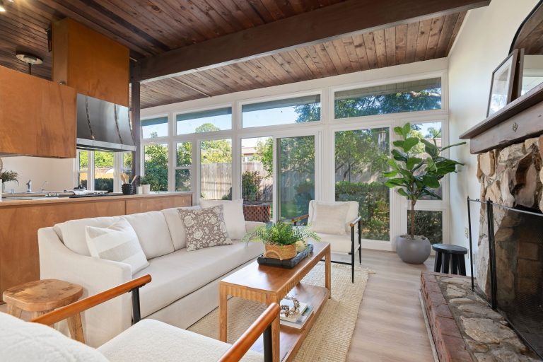 05 - Living Room