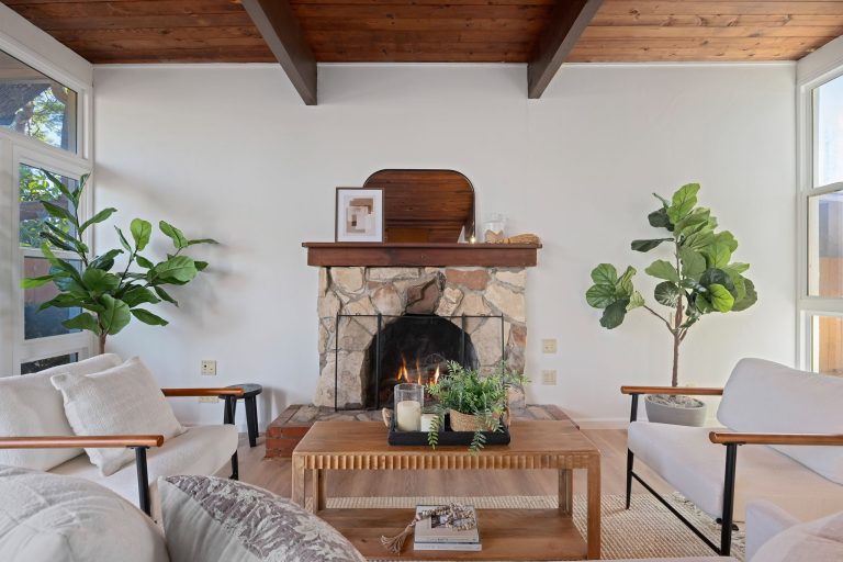 06 - Living Room