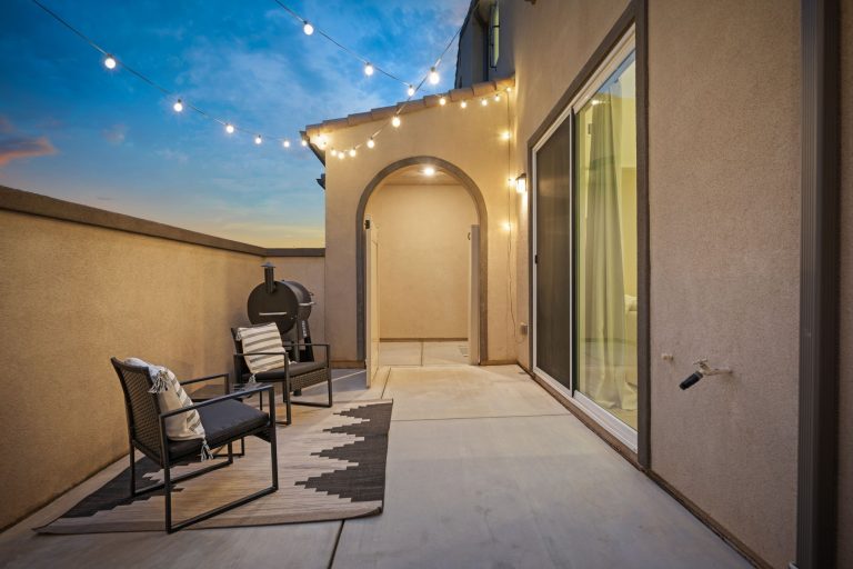 07 - Patio (twilight)