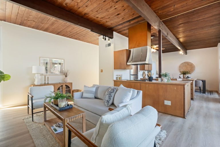 08 - Living Room