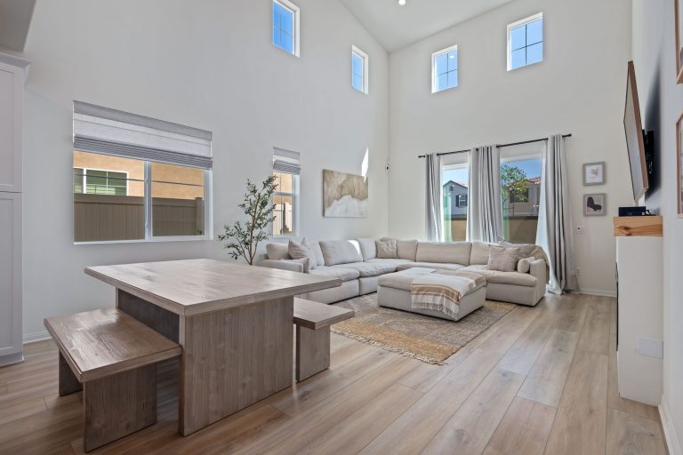 16 - Dining - Living Room