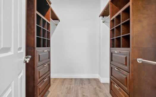 6125 Grapevine Court
